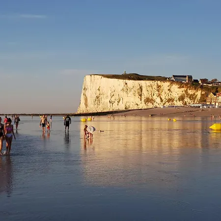 A 50m Reves Ensables Les Bains De